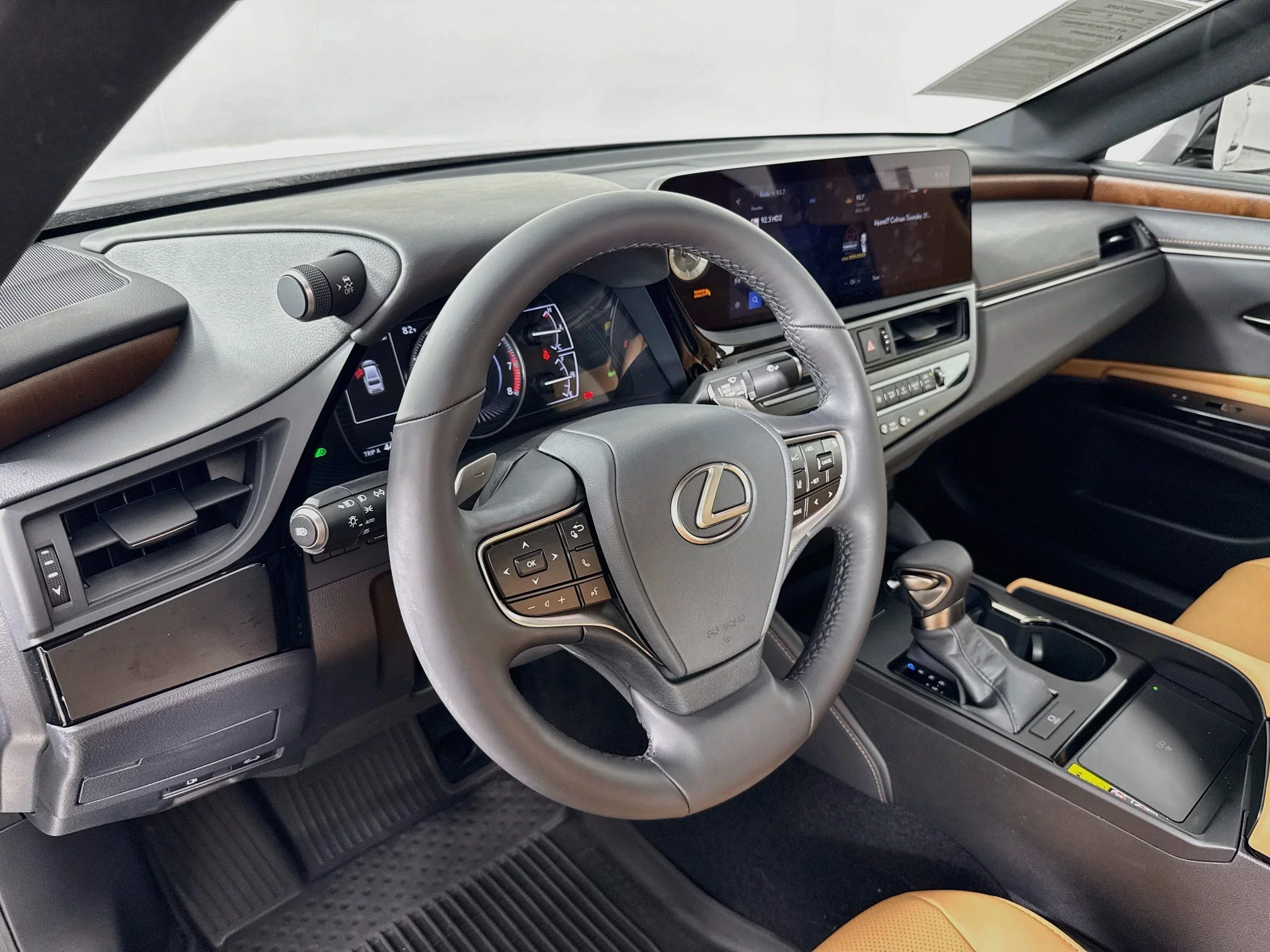 Certified Used 2025 IRIDIUM Lexus 350 image 9