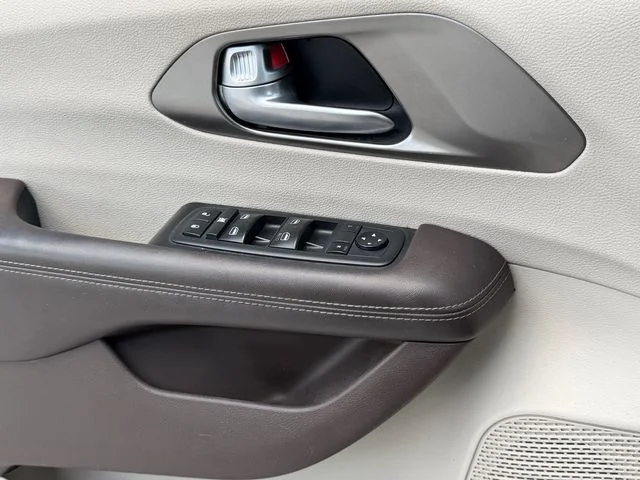 2017 Chrysler Pacifica Touring - Photo 21