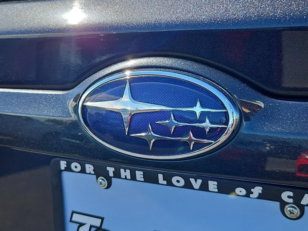 Used 2015  Subaru 2.0i Limited image 25