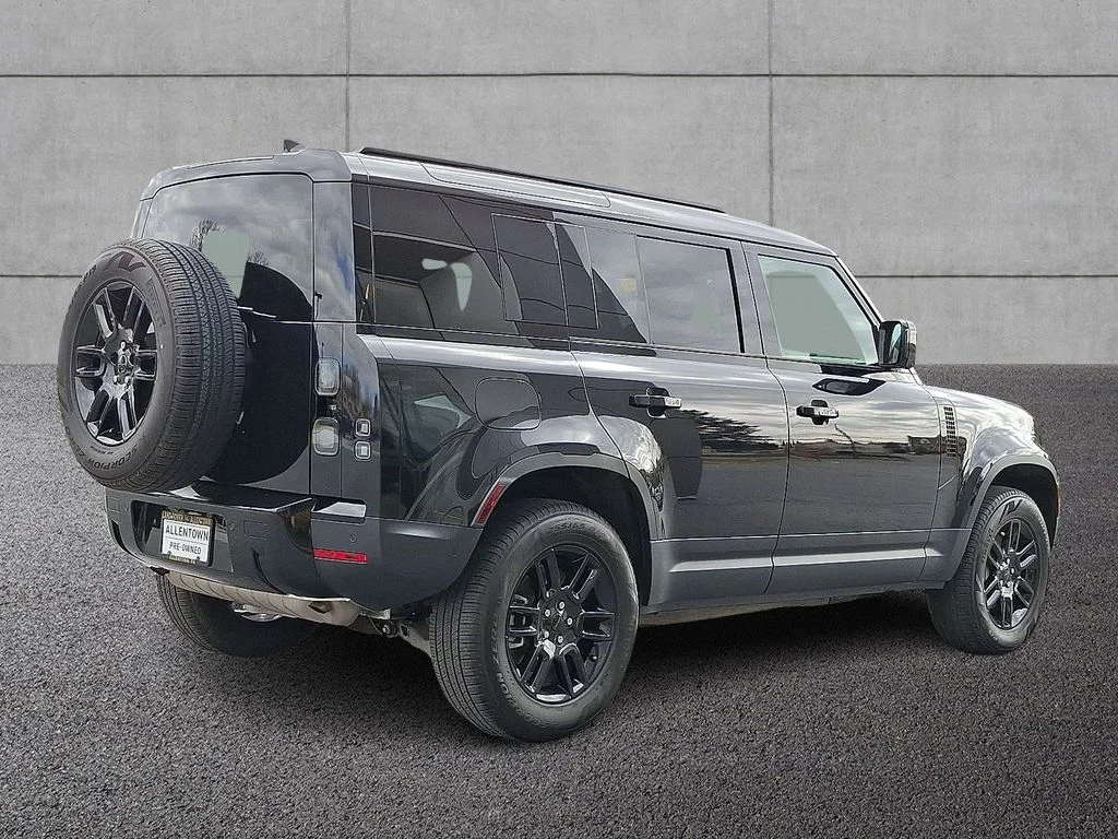 Certified Used 2026 Santorini Black Metallic Land Rover s image 4