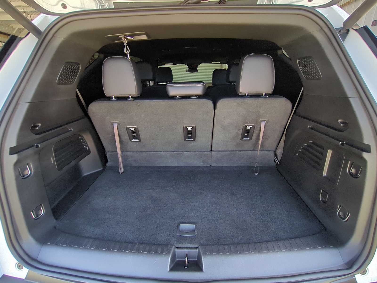Used 2025 Summit White Chevrolet LT image 25