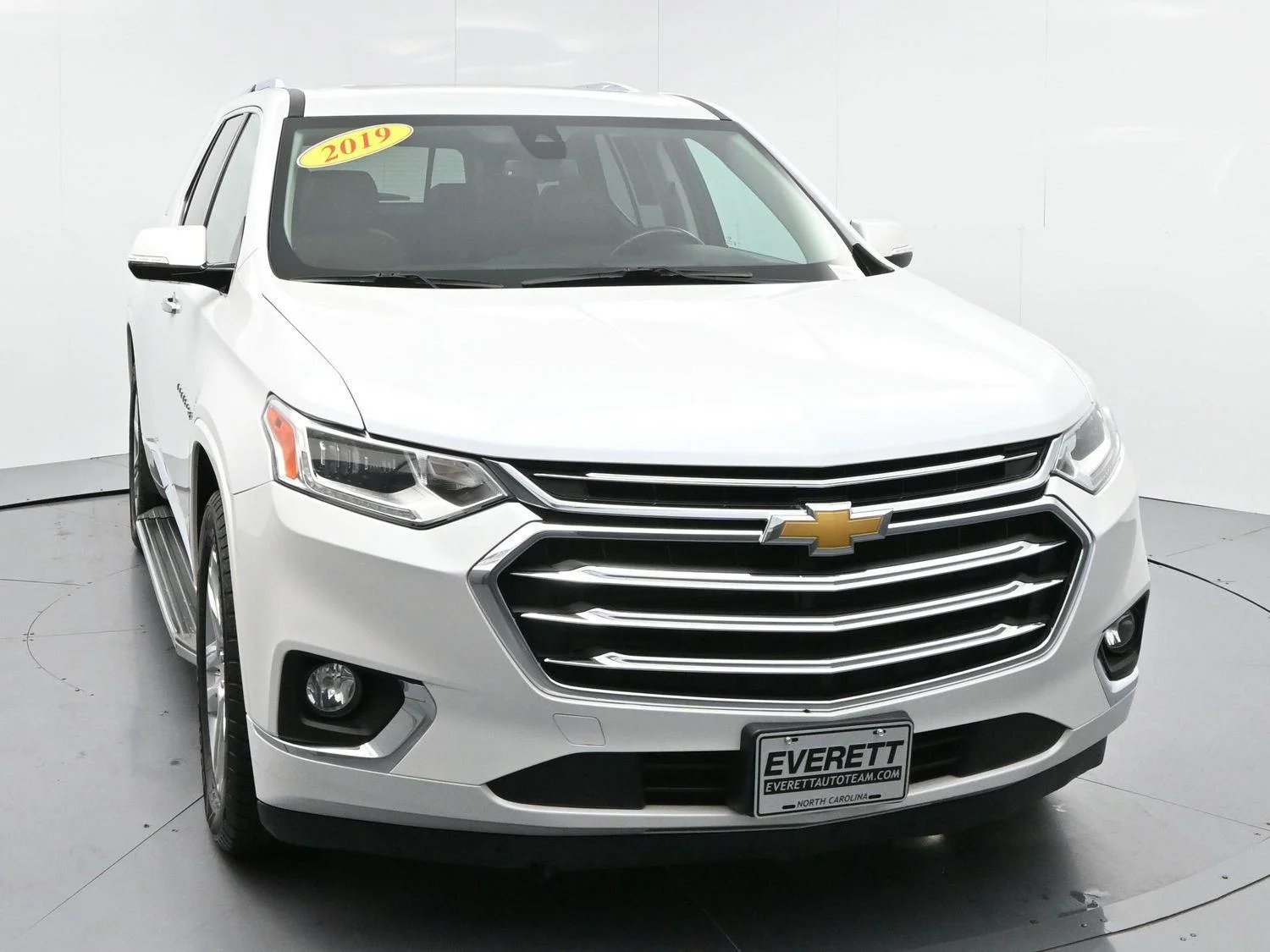 Used 2019 IRIDESCENT PEARL TRICOAT Chevrolet High Country image 2