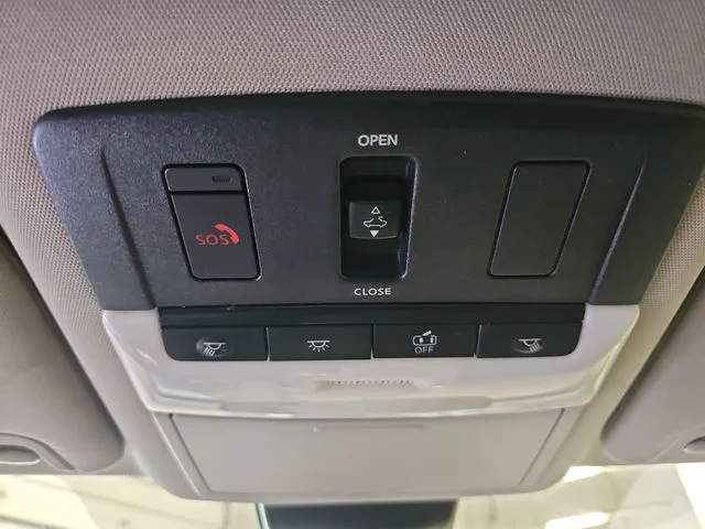Used 2019 Silver Nissan 2.5 SL image 24