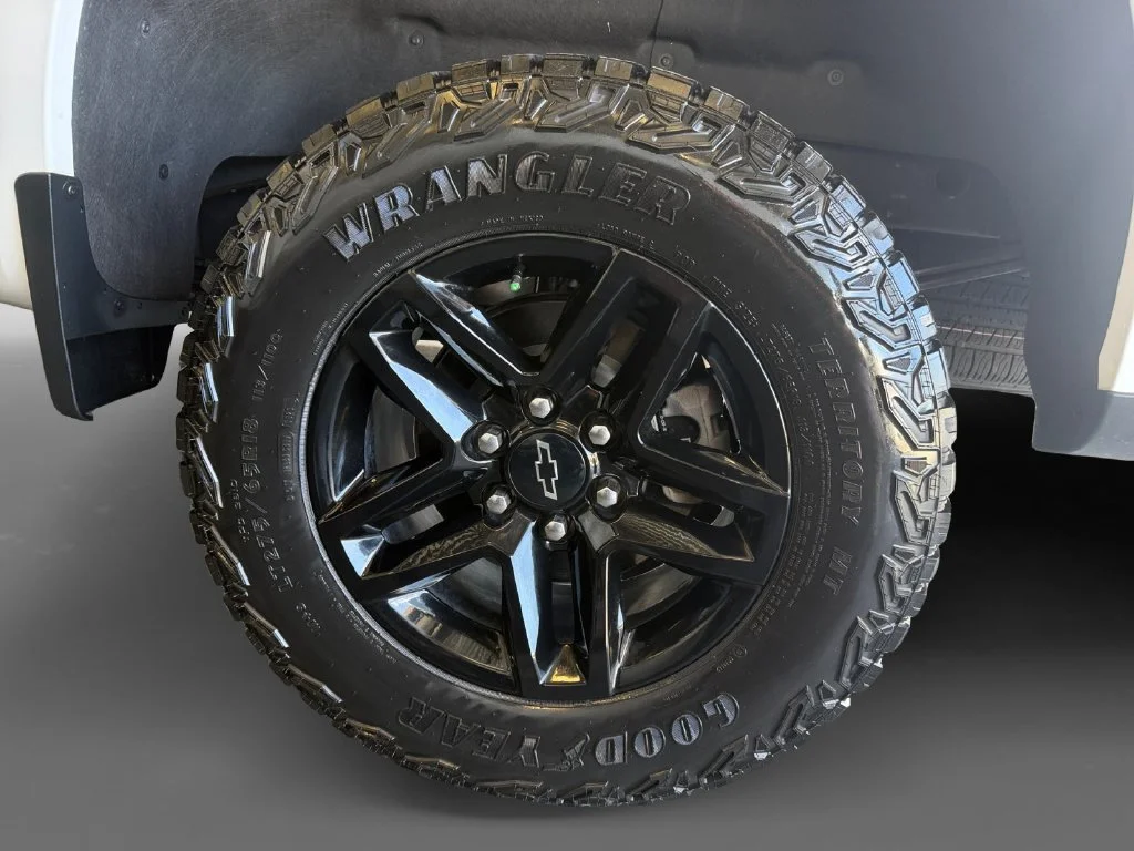 Used 2023 SUMMIT WHITE Chevrolet LT Trail Boss image 16