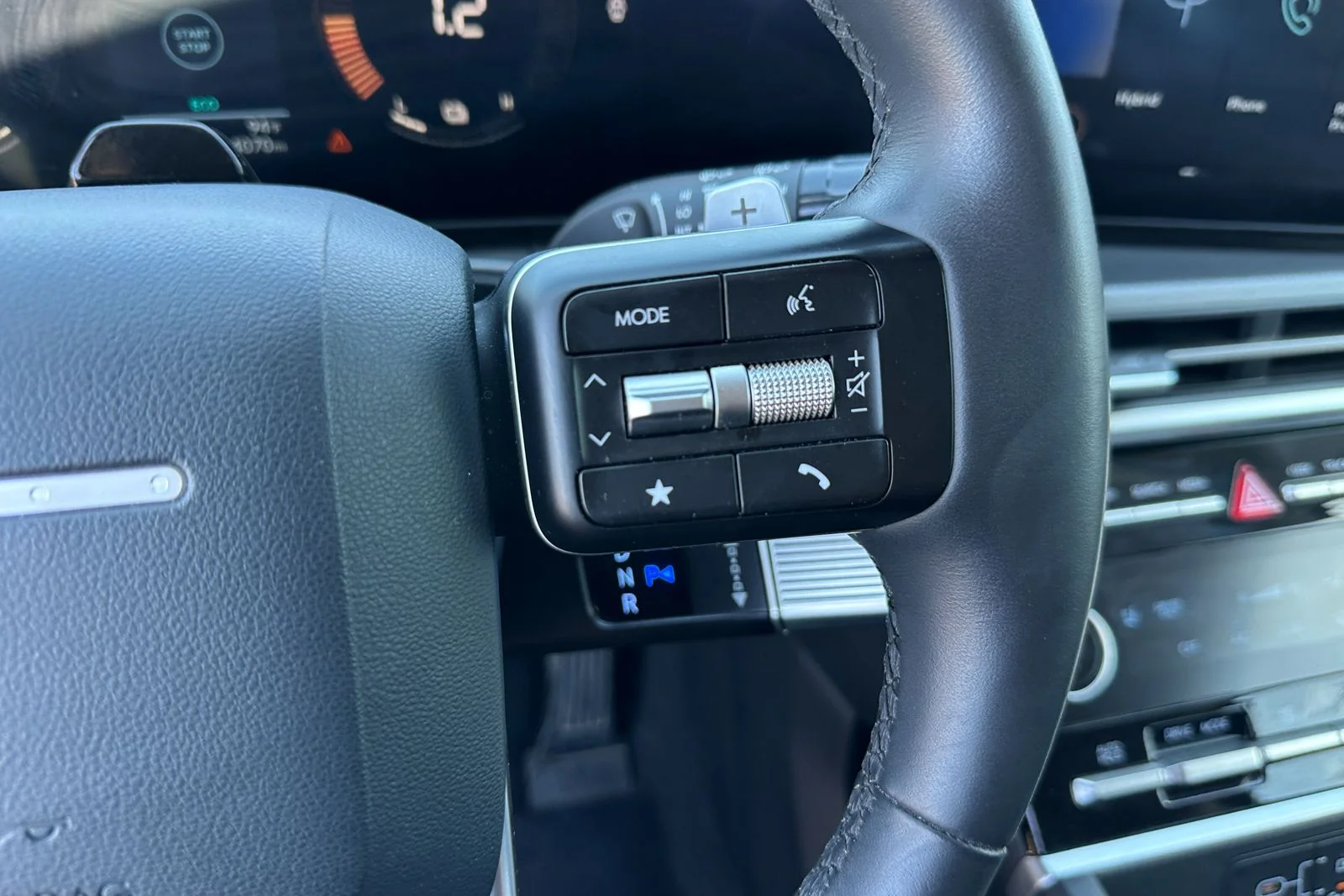 Used 2025 Ecotronic Gray Hyundai SEL image 15