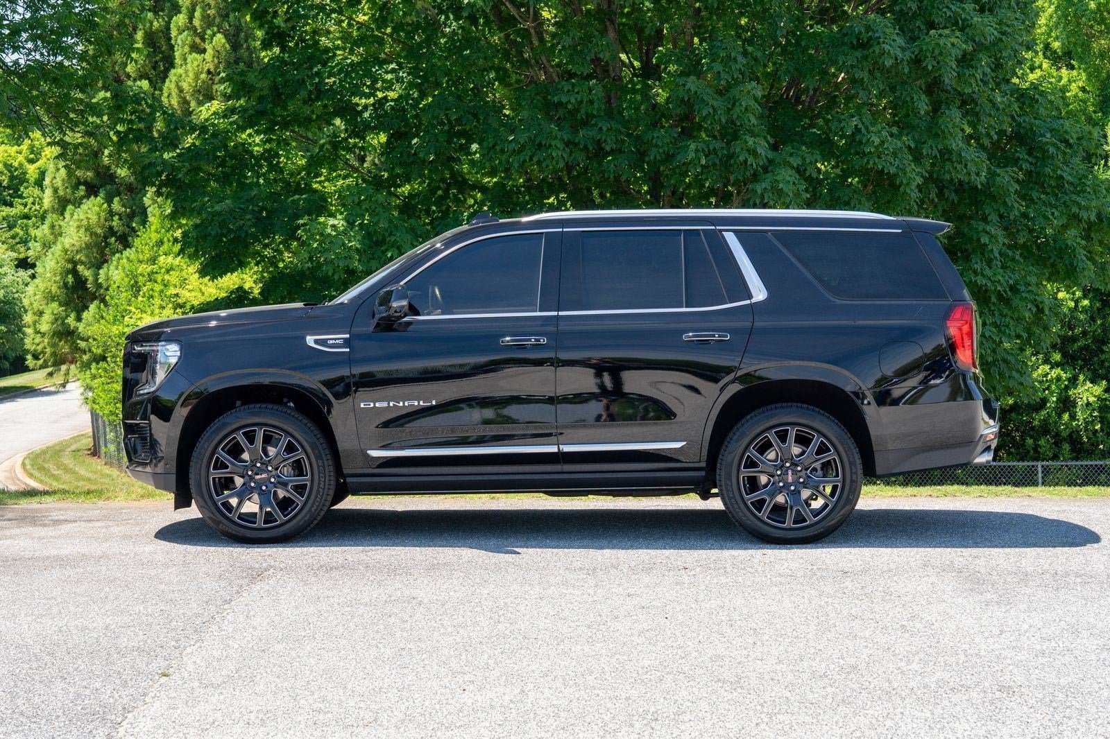 Used 2024 Onyx Black GMC Denali image 4