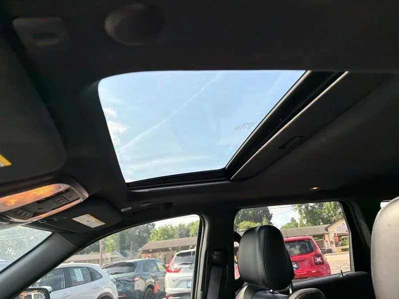 Used 2021 White Jeep Laredo X image 15