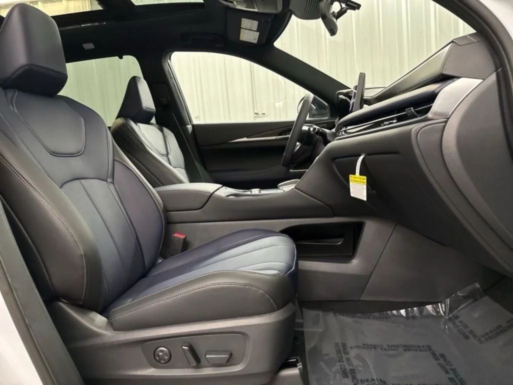 Certified Used 2026 White INFINITI SPORT image 36