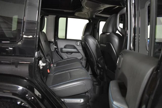 Used 2024 Black Jeep High Altitude 4xe image 34