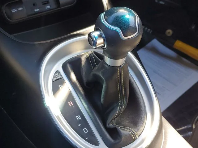 Used 2014 Silver Kia Plus image 30