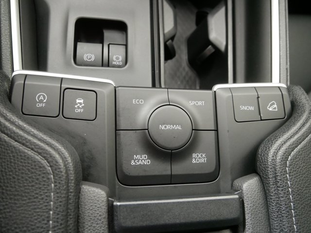 Used 2024 Wind Chill Pearl Toyota XLE image 32