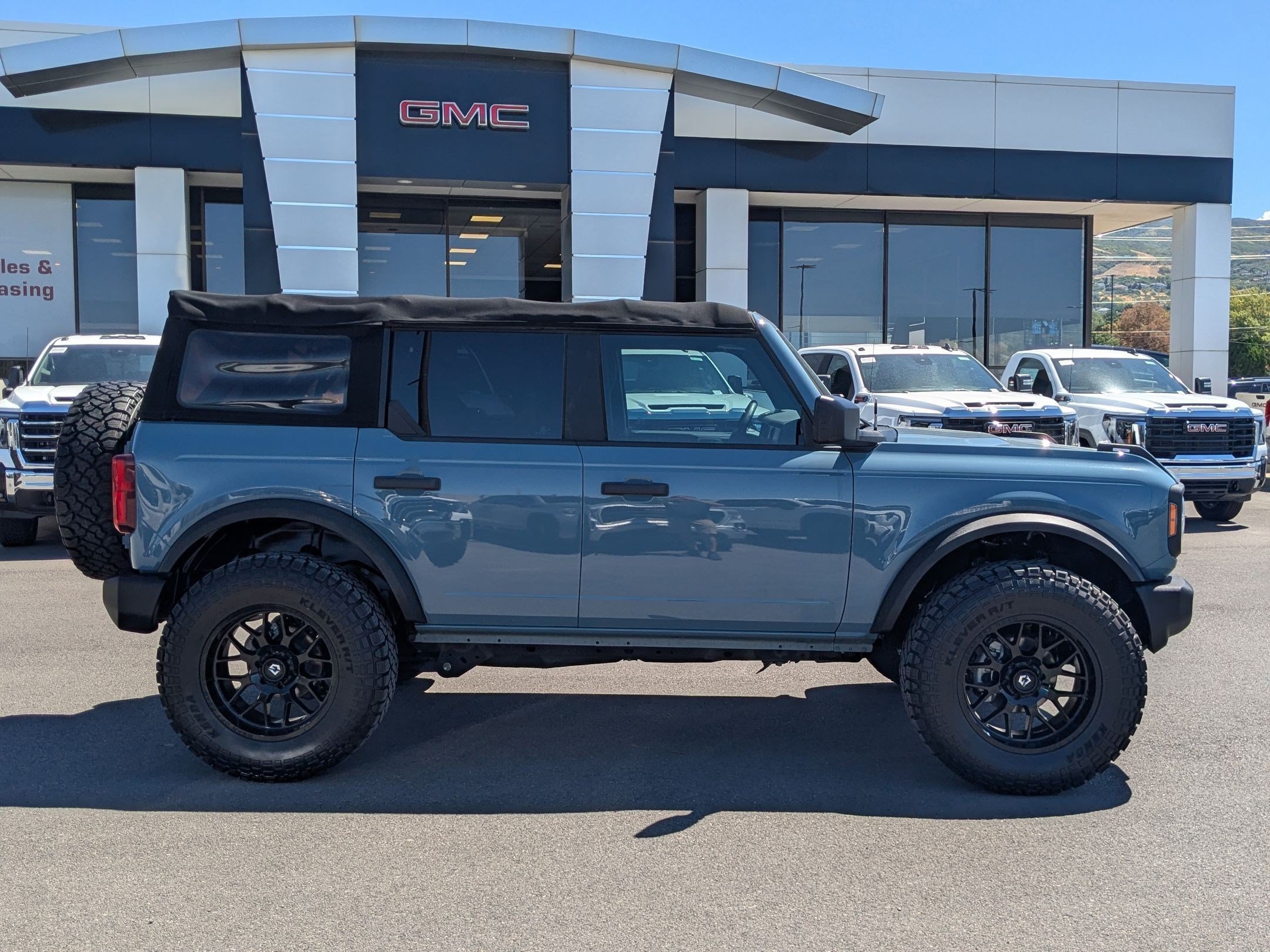 Used 2022 Green Ford Base image 6