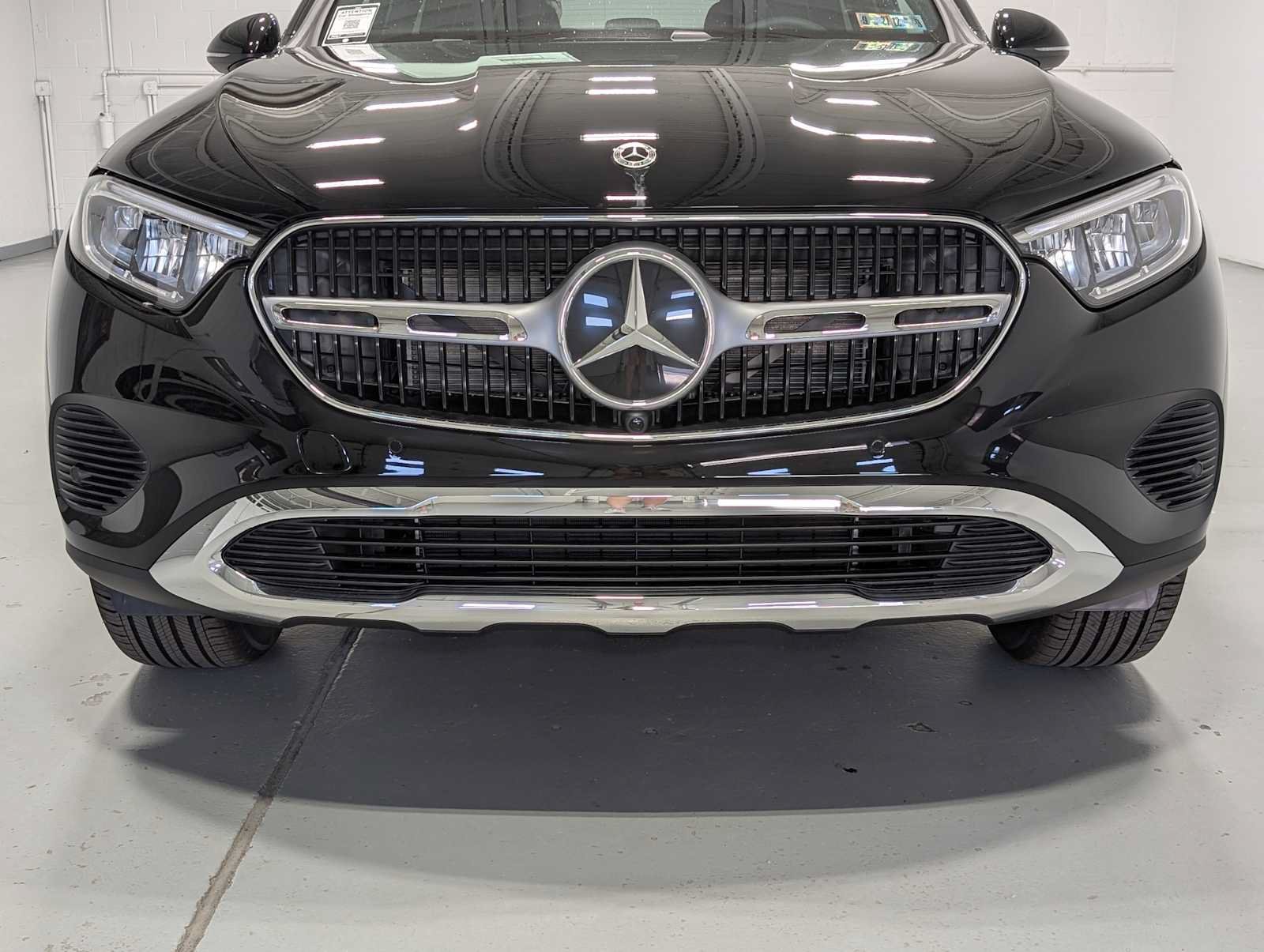 New 2026 Black Mercedes-Benz GLC 300 image 2