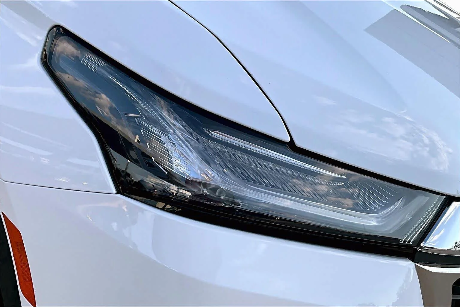 Used 2023 Summit White Chevrolet LT Cloth image 27