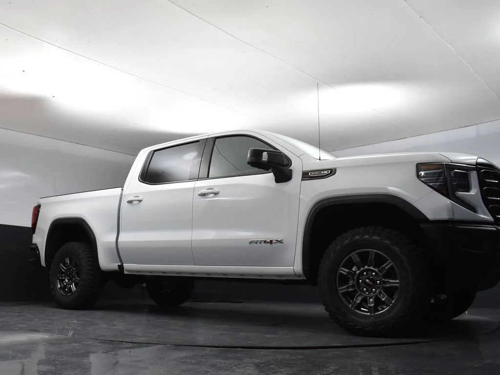 2026 GMC Sierra 1500 AT4X - Photo 32