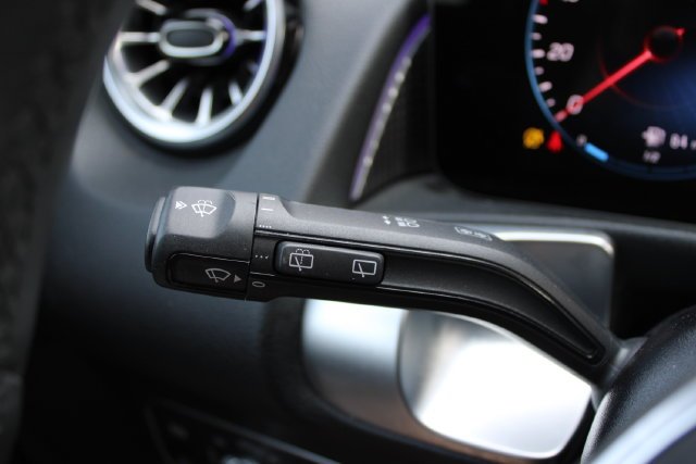Used 2022 Black Mercedes-Benz GLB 250 image 8