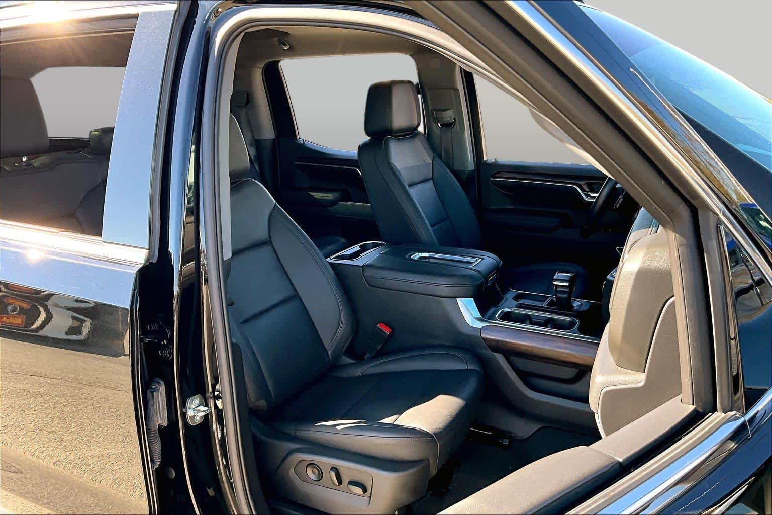 Used 2022 Onyx Black GMC SLT image 9