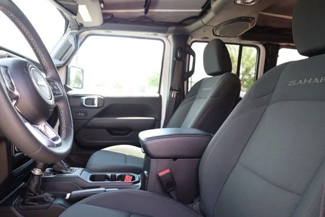 Used 2023 White Jeep Sahara image 17