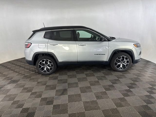 Used 2025 Silver Jeep Limited image 6