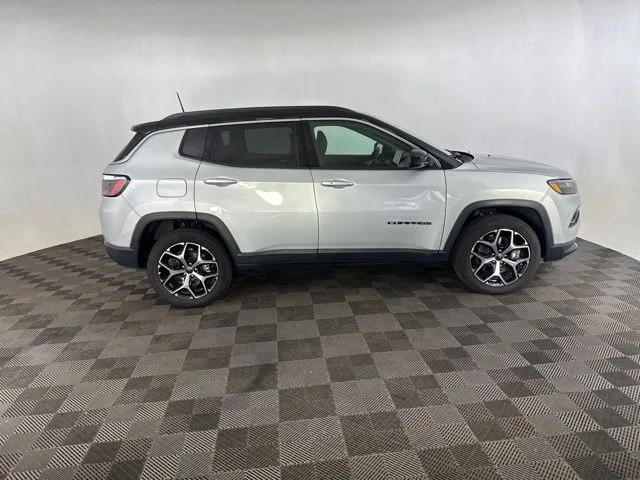 Used 2025 Silver Jeep Limited image 6