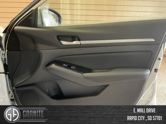 2025 Nissan Altima SL - Photo 21