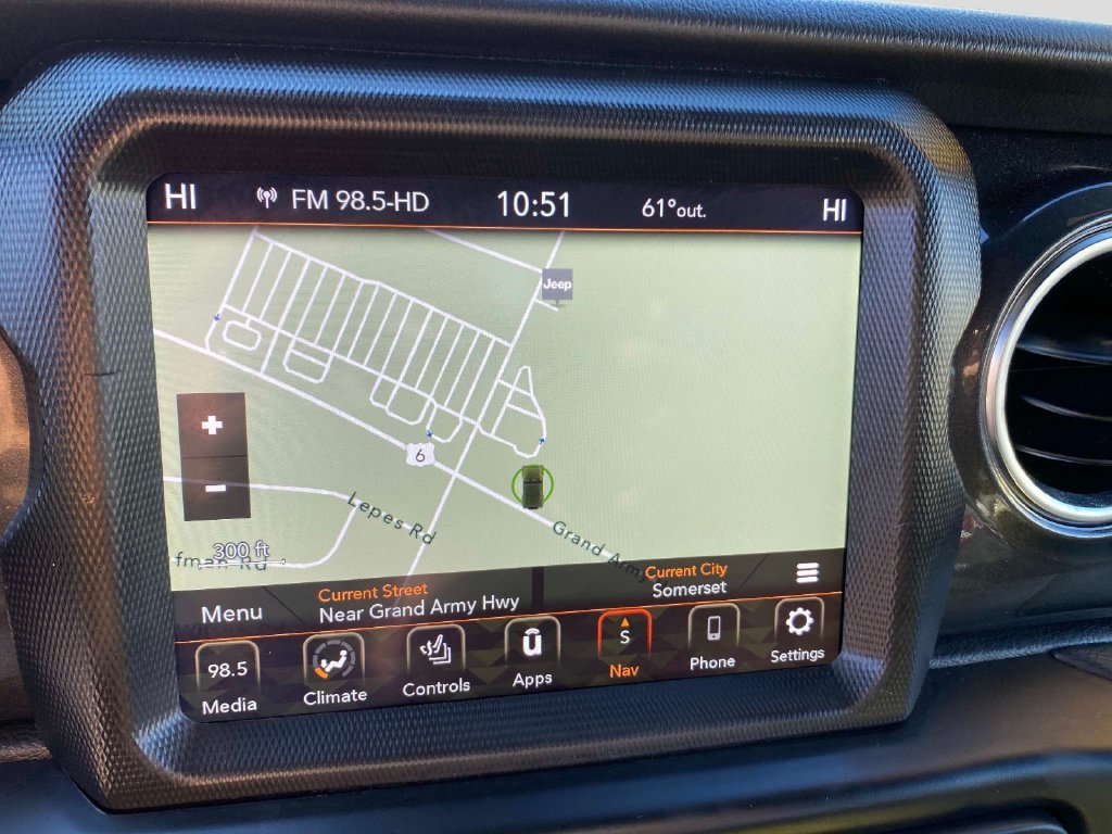 Used 2022  Jeep Unlimited Sahara Altitude image 16