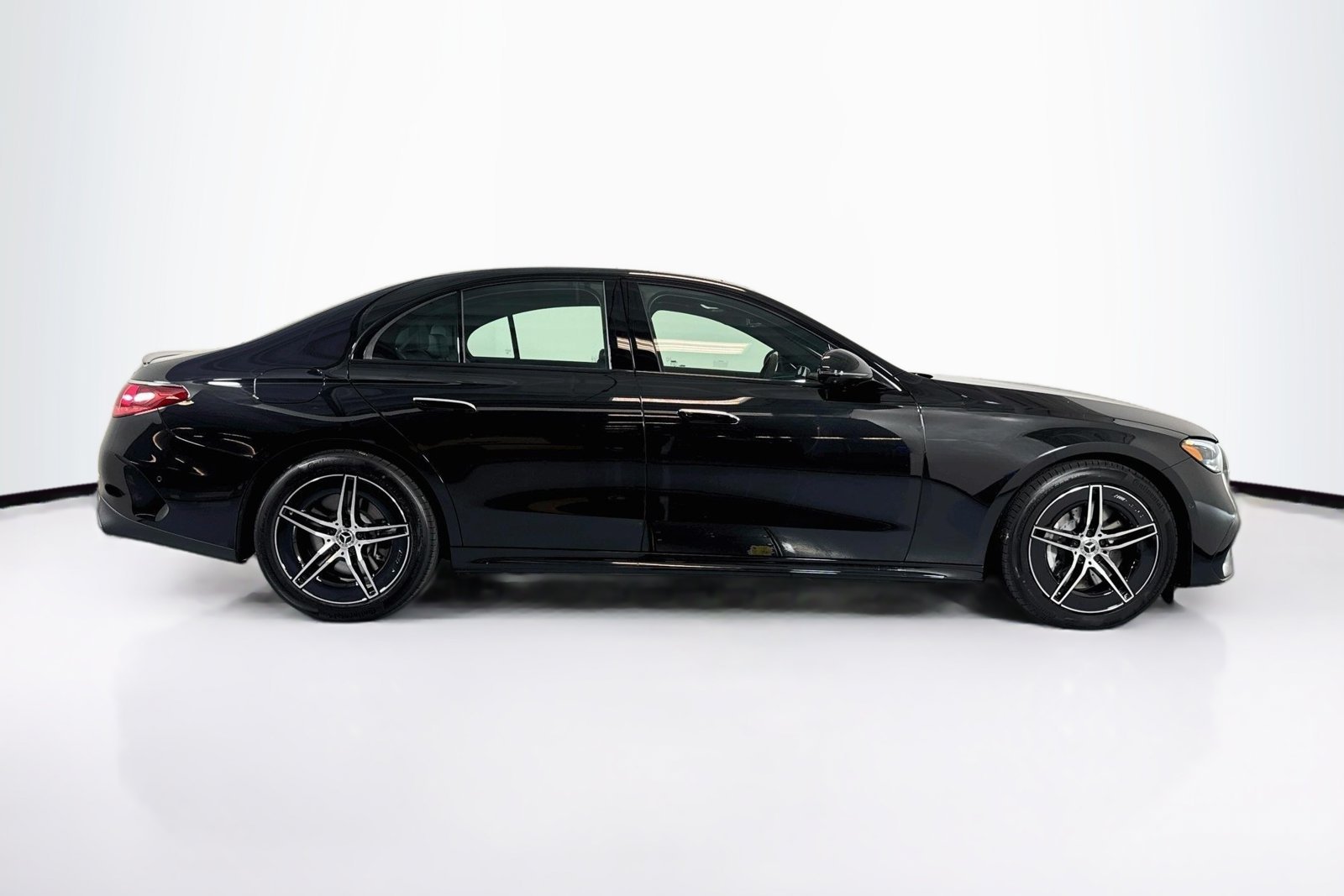 New 2026 Obsidian Black Metallic Mercedes-Benz E 450 image 4