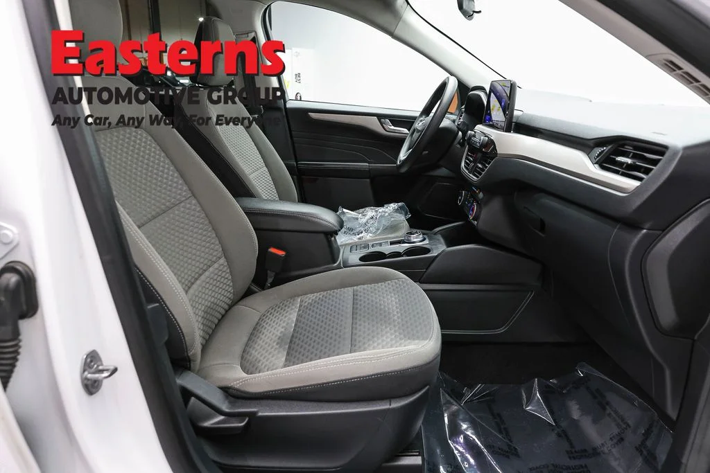 Used 2021 White Ford SE image 24