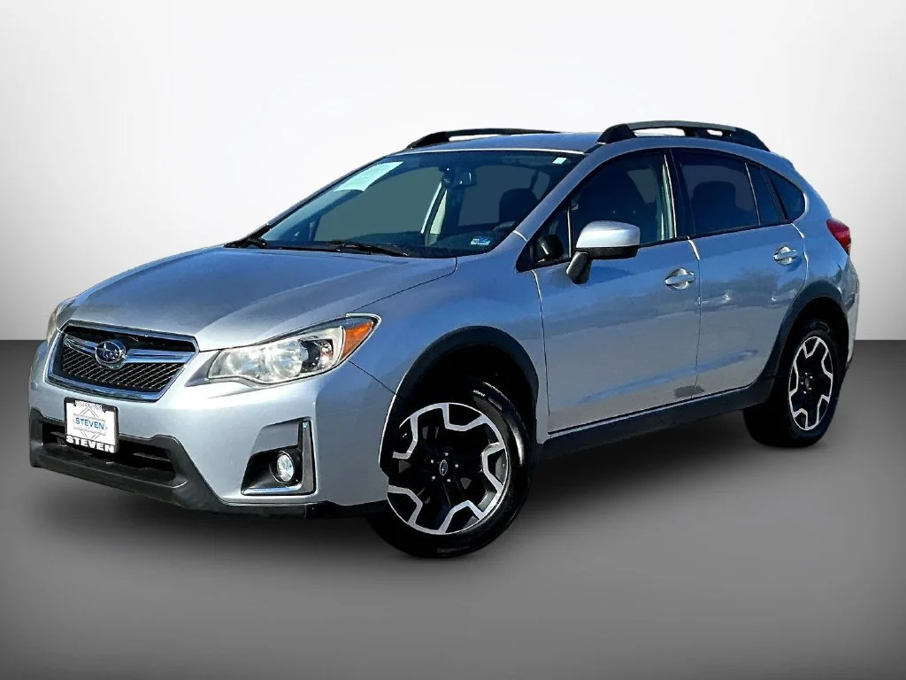 Used 2016 Ice Silver Metallic Subaru 2.0i Premium image 3