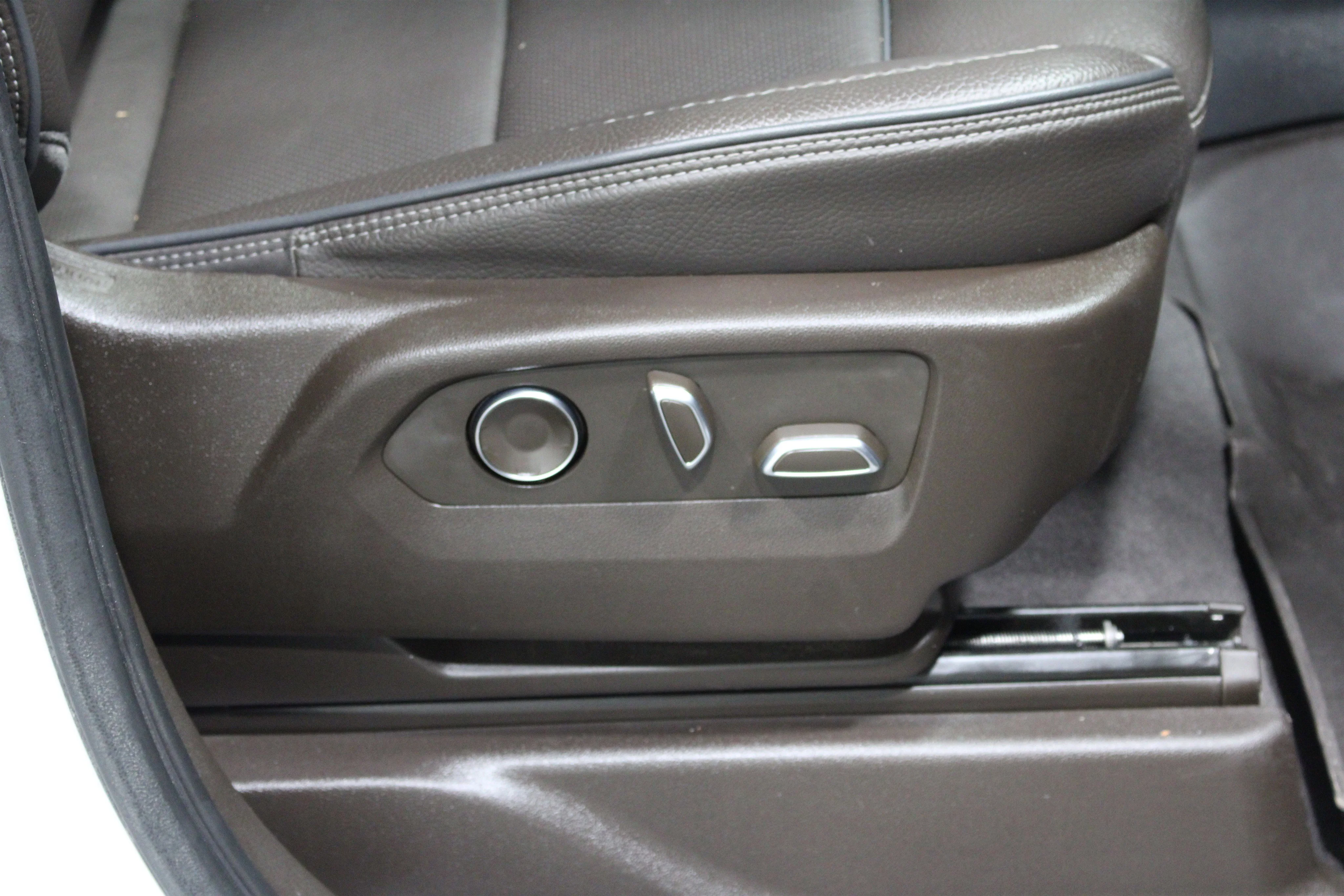 2023 GMC Yukon XL Denali - Photo 27