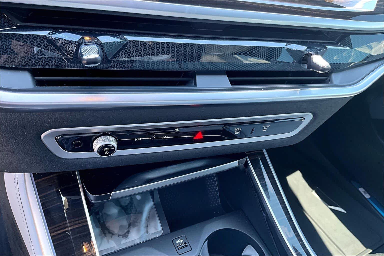Certified Used 2025 Skyscraper Grey Metallic BMW xDrive40i image 30