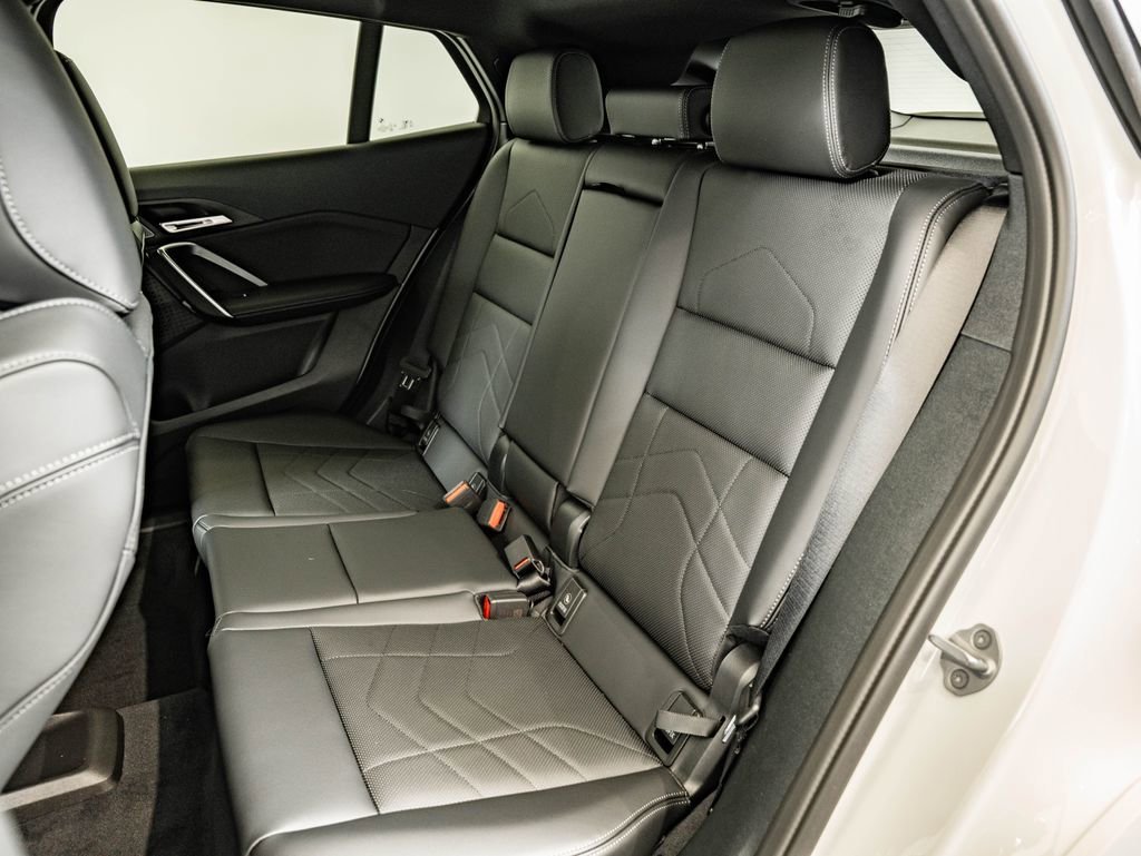 New 2026 Alpine White BMW xDrive28i image 43