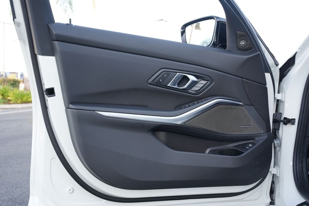 New 2026 Alpine White BMW 330i image 9