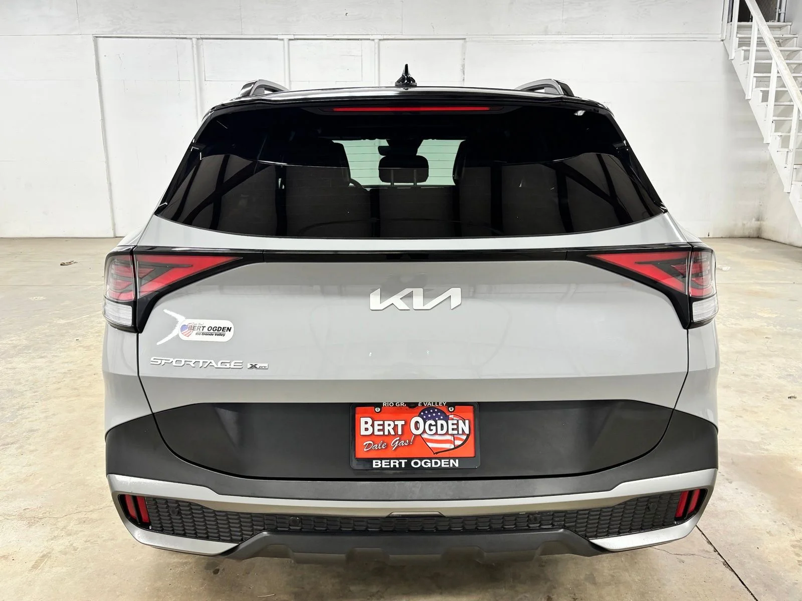 Used 2024 Gray Kia X-Pro Prestige image 6