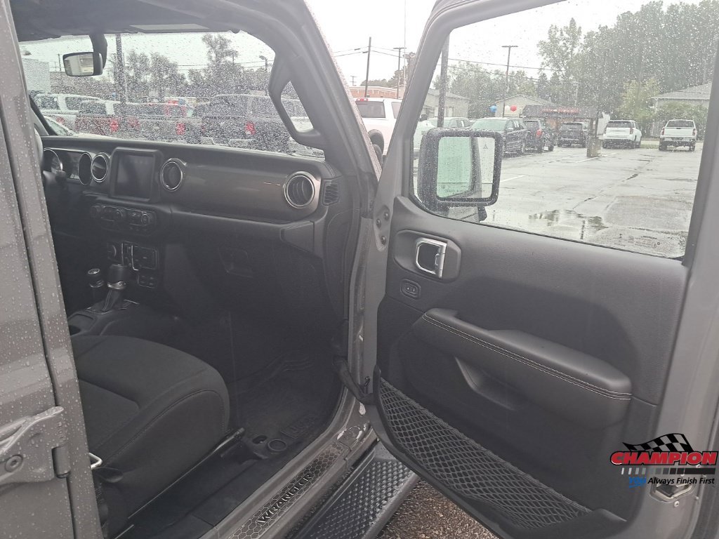 Used 2020 Gray Jeep Unlimited Sahara image 22
