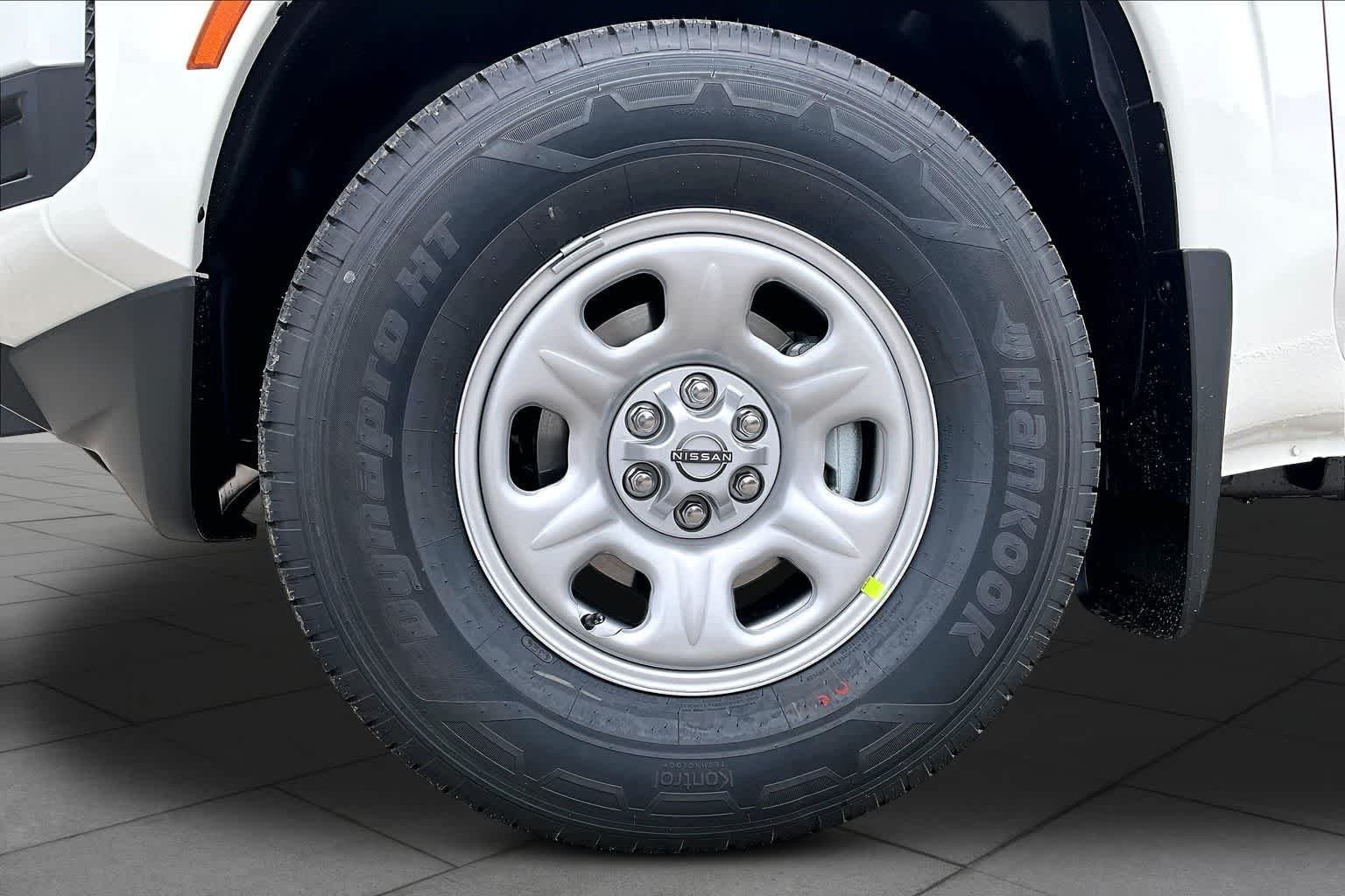 New 2026 Glacier White Nissan S image 9
