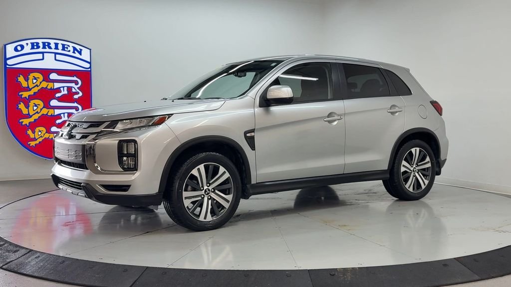 Used 2023  Mitsubishi  image 8
