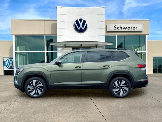 New 2026 Avocado Green Pearl Volkswagen SE w/Technology 4M image 1
