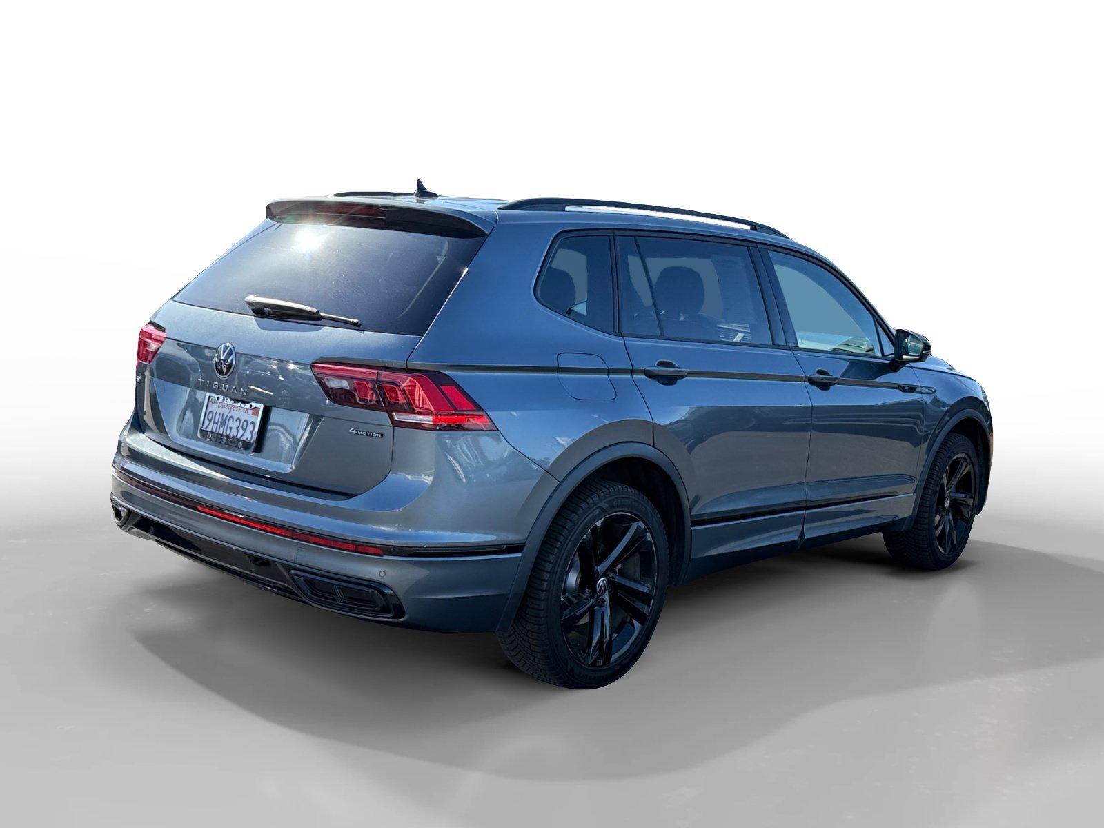 Certified Used 2023 Platinum Gray Metallic Volkswagen 2.0T SE R-Line Black image 5