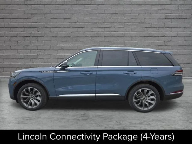 New 2027 Whisper Blue Metallic Clearcoat Lincoln Reserve image 4