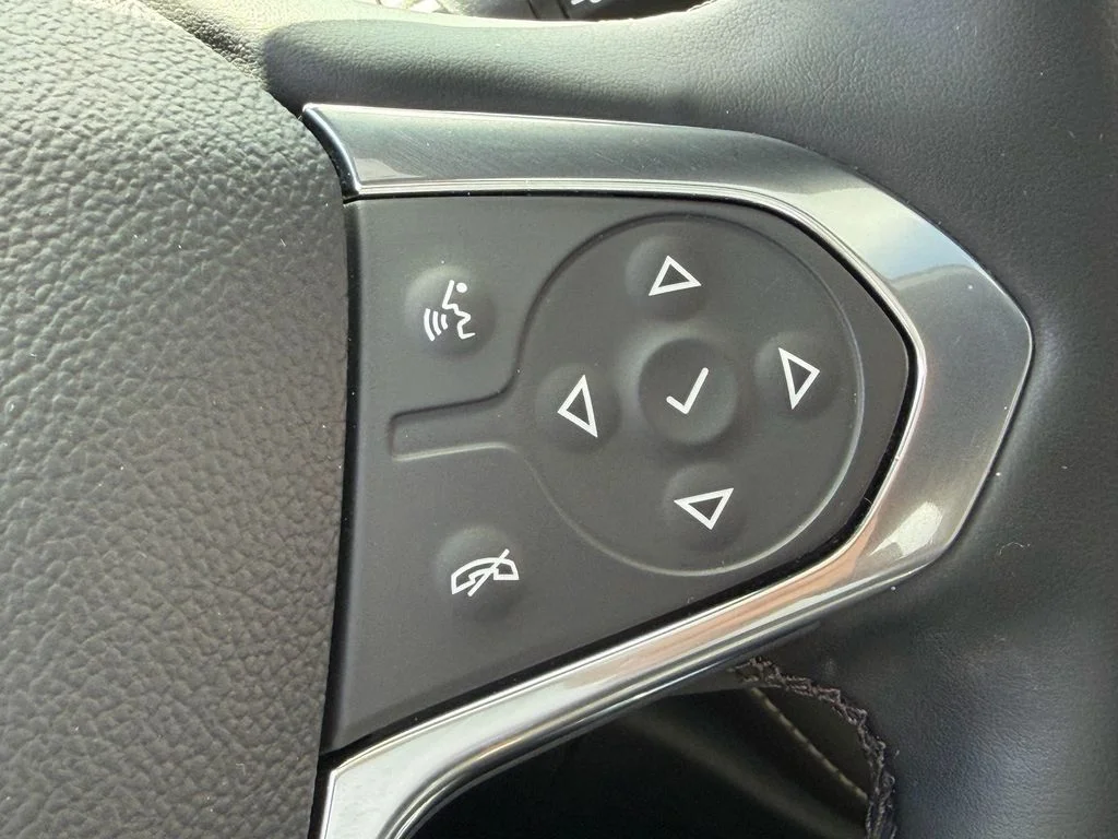 Used 2023 White Chevrolet Premier image 32