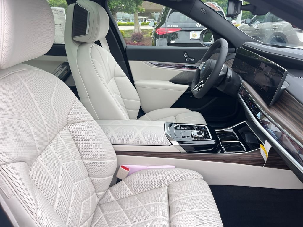Used 2026 White Metallic BMW eDrive50 image 32