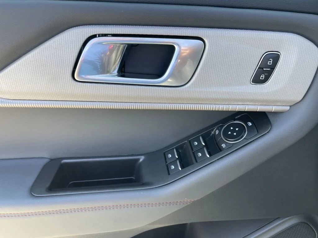Used 2025 Carbonized Grey Metallic Ford Active image 17