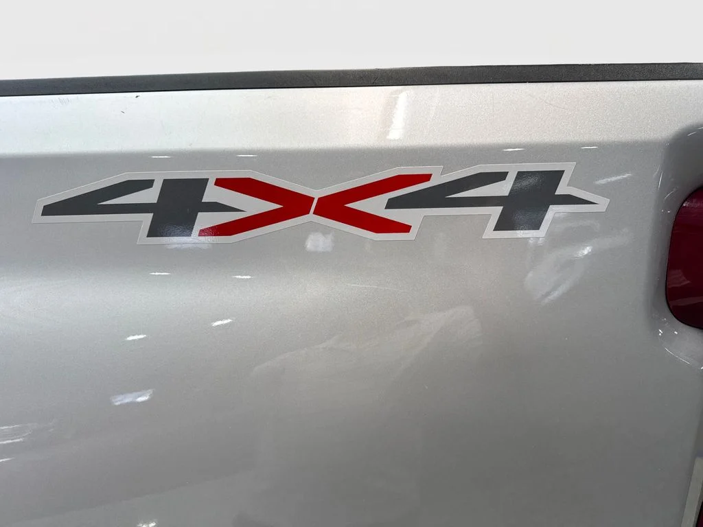 Used 2022 Silver Chevrolet Custom image 23