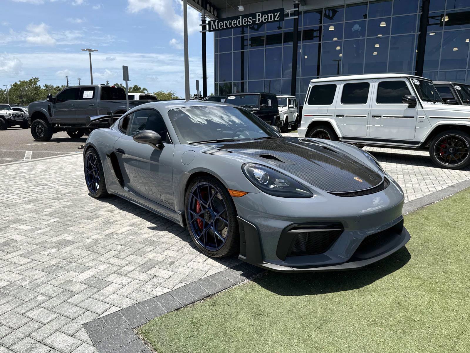 View vehicle photo 7