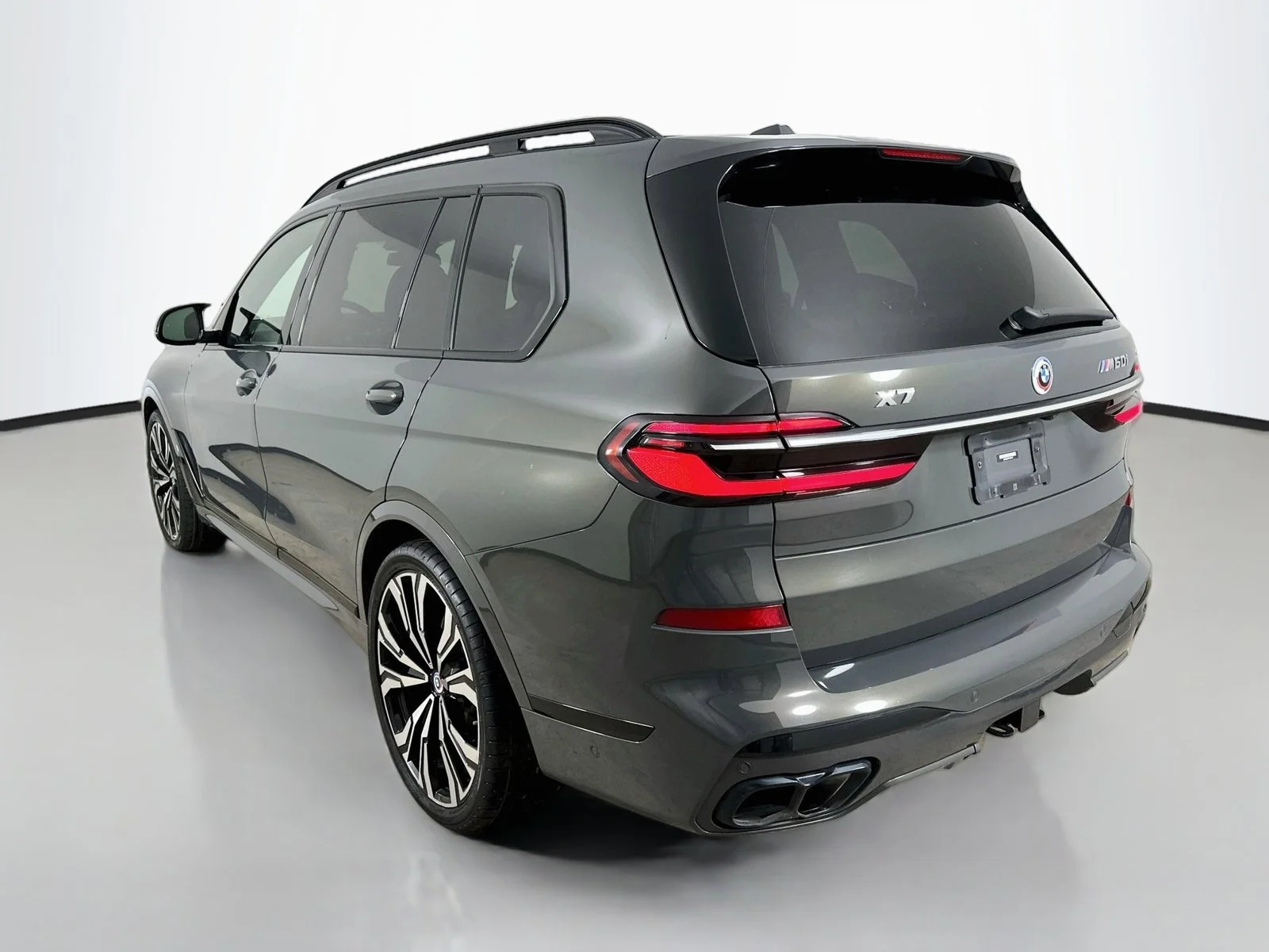 Used 2023 Gray BMW  image 7