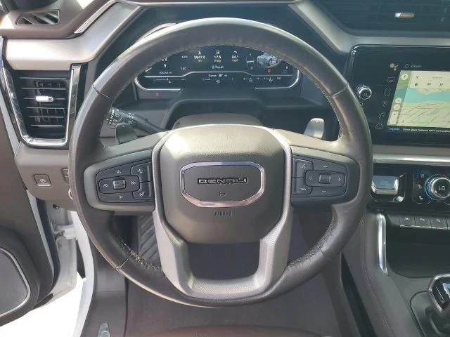 Used 2023 WHITE FROST TRICOAT GMC Denali image 18