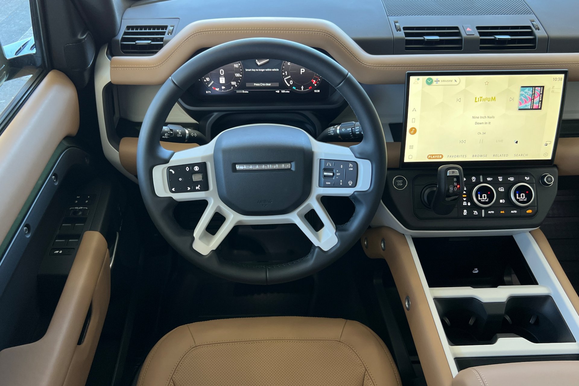 New 2026 Woolstone Green Land Rover X-Dynamic SE image 16