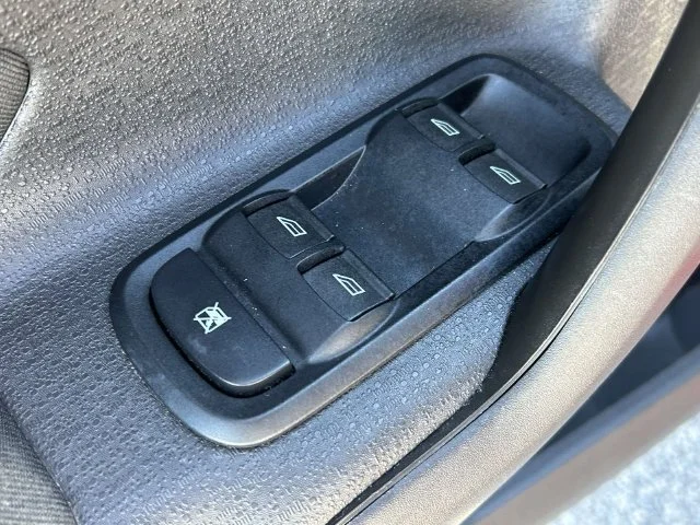Used 2016 Red Ford SE image 15