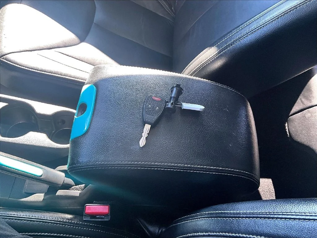 Used 2017 Blue Jeep Unlimited Sahara image 12